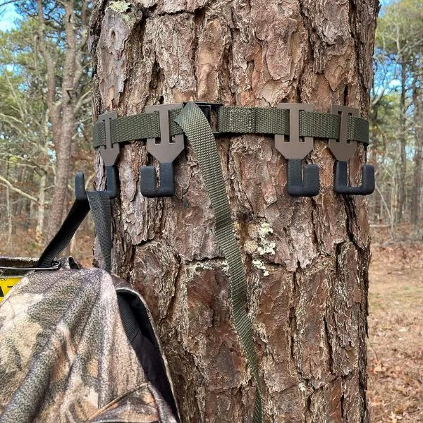 gear hanging strap as best saddle hunting accessory